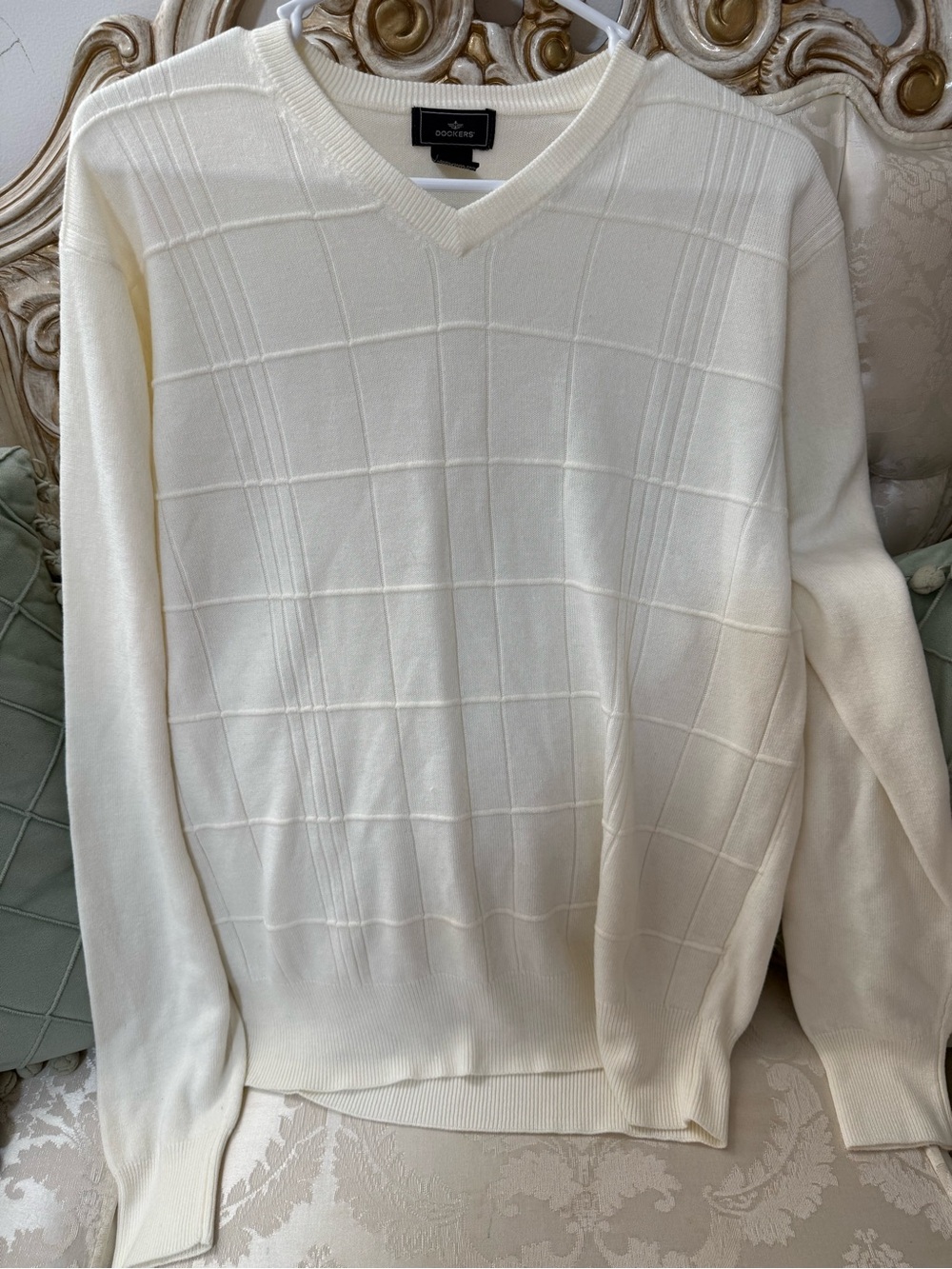 Dockers Men's V-Neck Cream Sweater